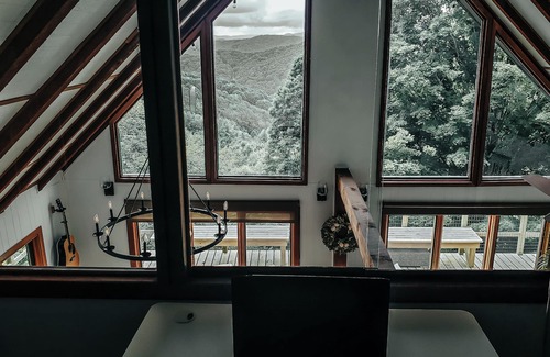Wolf Laurel Cabin | Mountain View~ Hot Tub ~ Pool ~ Arcade ~ Firepit ~ Ample Parking ~ Hatley Pointe