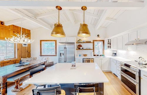 Ludlow House | Mountain-view house near Okemo base with gas fireplace, & deck - walk to lifts