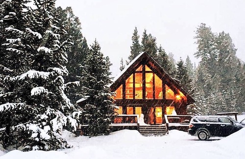Lazy Acres House | Mountain View Lodge - Very popular, Highly Rated Lodge, and Minutes to the Park!