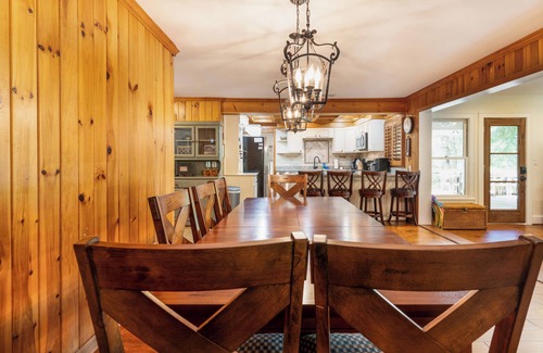 Hiawassee House | Mountain-View Lakefront Cabin Retreat.