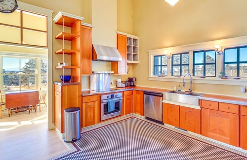 Edgar House | Mountain-View Laurel Respite On 20 Private Acres!