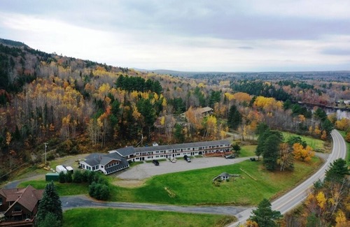 Rockwood Condo | Mountain View Loft (Stunning Mountain Views!)