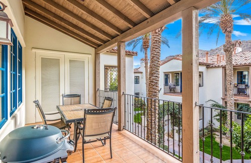La Quinta Condo | Mountain View! Luxurious Villa with Stunning Views, Pet Friendly - Upstairs with Garage (C56)