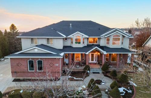 Layton House | Mountain View Mansion