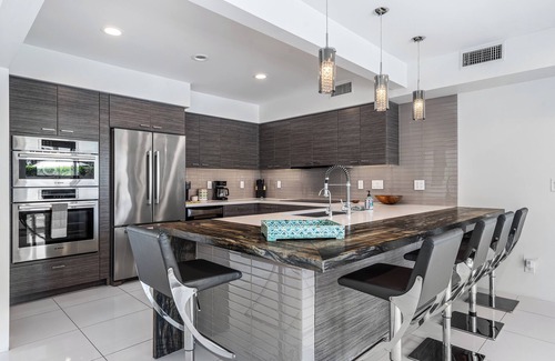 Little Tuscany House | Mountain View Oasis – Designer Oasis with Pickleball, Pool, Bocce Ball, Golf & Views