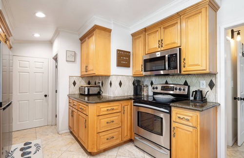 Thousand Oaks House | Mountain View Paradise 5-Bedroom House - Fire pit, Game room, BBQ, Stunning View