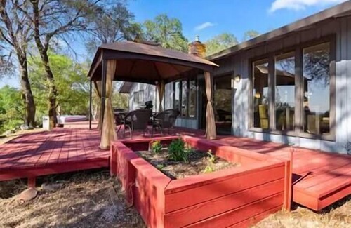 Rough and Ready House | Mountain View Retreat: Your Perfect Getaway