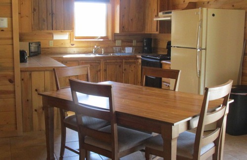 Wapiti Cabin | Mountain View Resort - Mountain Views, Close to Yellowstone