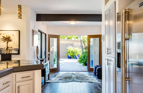 Palm Desert House | Mountain-view retreat with amazing views of Palm Desert city lights & pool
