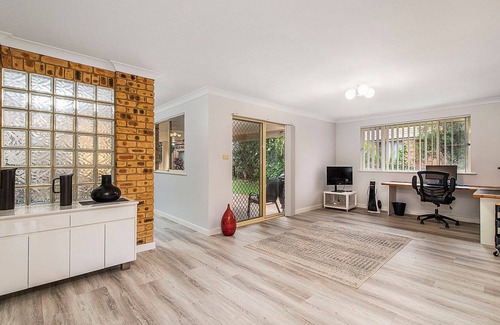 Laurieton House | Mountain View Retreat