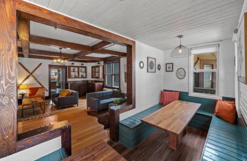 Banff House | Mountain View Retreat in the heart of Banff - Massive House Sleeps 23