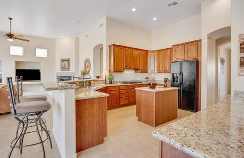 Dove Mountain House | Mountain-view retreat near golf with alfresco dining, 2 living rooms, jetted tub