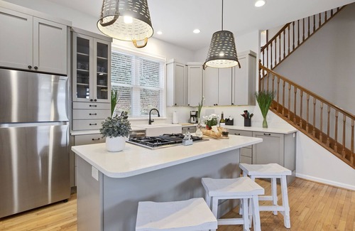 Swannanoa House | Mountain View Retreat central to Asheville and Black Mountain