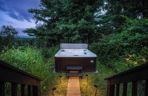 Warwick Ski Chalet | Mountain View Retreat w/Hot Tub, Theater, and Gym