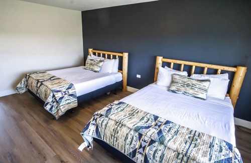 Tetonia Cabin | Mountain View Studio Suite - Double Queen