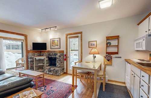 Warm Springs Apartment | Mountain-view studio with patio - walk to Bald Mountain chairlifts