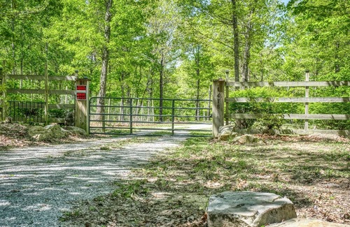 Crossville - Harriman House | Mountain View Tiny House in Golf Capital of TN