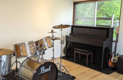 Yoichi House | Mountain View Totoro - spacious & sunny