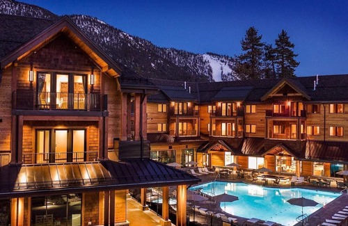 Lakeside Park Condo | Mountain View w/Fireplace | Ski Valet & Shuttle