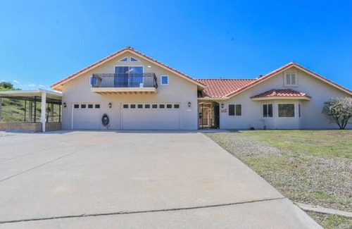 Ramona Villa | Mountain View villa