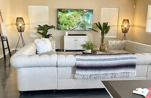 Paradise Valley Village House | Mountain View ⛰️ with Hot Tub, Hiking, BBQ, and Fire Pit