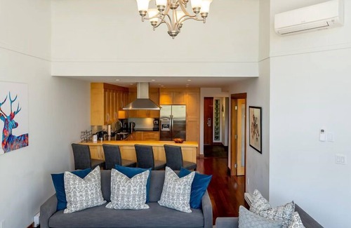 Blueberry Hill Condo | Mountain views | Free parking | BBQ | AC