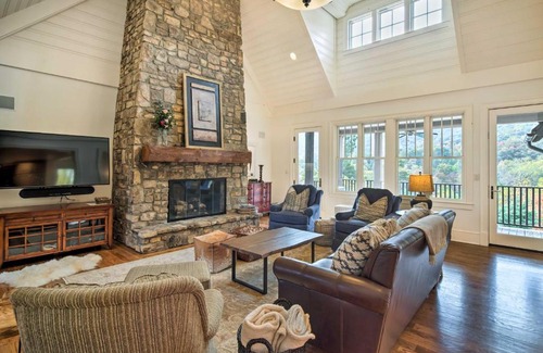 Mill Spring House | Mountain Views! Home in Brights Creek Golf Club
