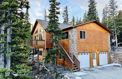 Valley of the Sun Cabin | Mountain Views | Hot Tub | Fast Wi-Fi | Near Fairplay and Breckenridge