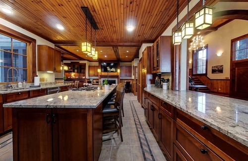 Skyland House | Mountain Views in total Privacy - arcade, spa, theater @ Grand Eagle