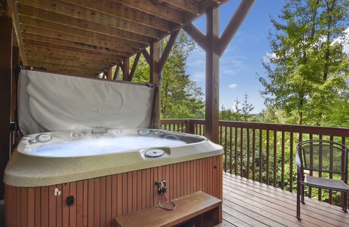 Hidden Lake Cabin | Mountain Views & just mins to City! Wood burning Fireplace, Hot tub, Fire pit