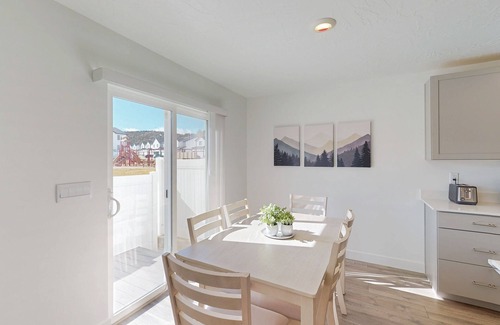 Cedar City House | Mountain Views & Modern Comfort – Your Perfect Cedar City Retreat!