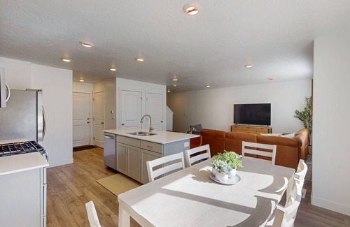 Cedar City House | Mountain Views & Modern Comfort – Your Perfect Cedar City Retreat!