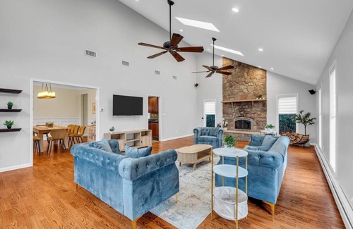 Stony Point House | Mountain Views That'll Take Your Breath Away!