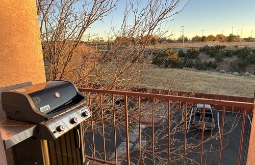 Santa Fe Condo | Mountain View’s top floor condo in picturesque Santa Fe neighborhood.