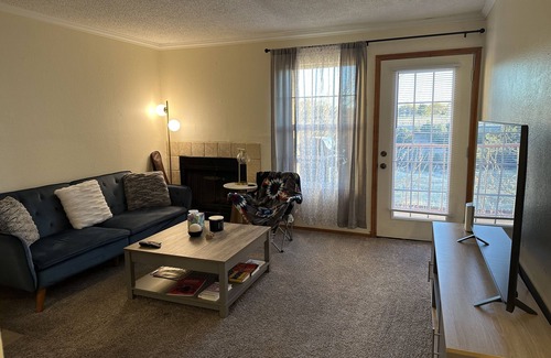Santa Fe Condo | Mountain View’s top floor condo in picturesque Santa Fe neighborhood.