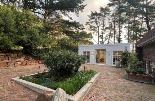 Hout Bay House | Mountain Vineyard Cottage