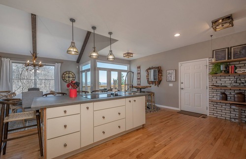 Asheville House | Mountain Vista Alchemy | Private Asheville Mountain hHome w/Hot Tub