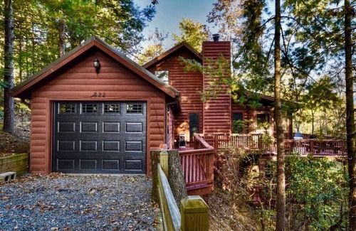Hidden Lake Cabin | Mountain Vista is pet friendly with a Mountain view, hot tub and fire-pit and a screened porch. WiFi