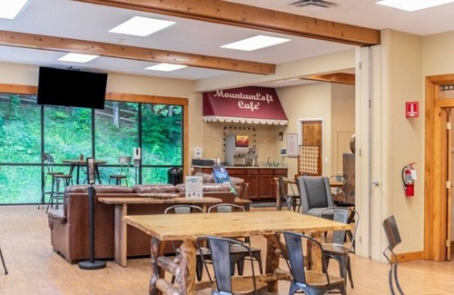 Pigeon Forge Villa | MountainLoft™ - 1 Bedroom Standard Villa