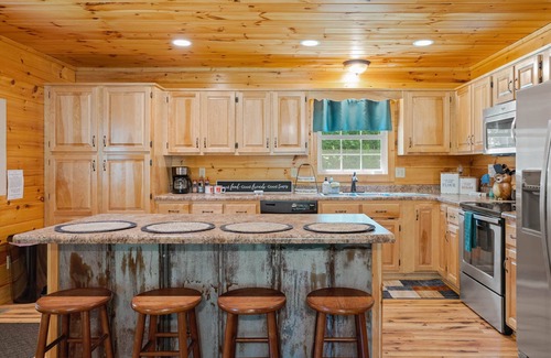 Stanley Cabin | Mountains & Privacy: Perfect for Couples/Sm Groups