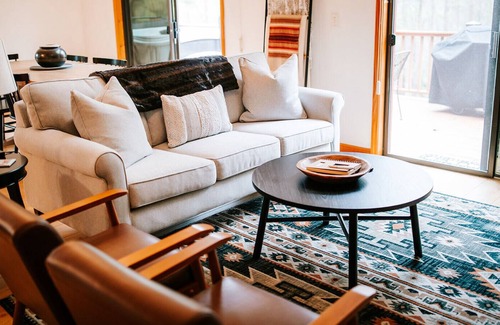 Murphy House | Mountains Rest: 2BR Cabin w/ Fire Pit + Mountain Views