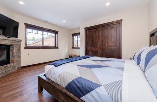 Mammoth Lakes House | Mountainside 5