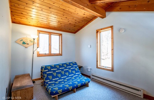 Old Timberline House | Mountainside 86 - 314 Ridge Road Mountainside 86 - Lake Access, Hot Tub, Pet Friendly, Air Conditioning on Main Level