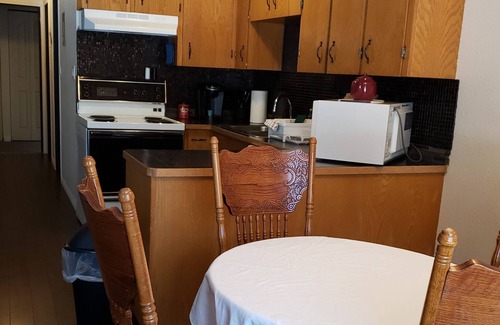 Blarchmont Apartment | ☆ MOUNTAINSIDE COMFORT ☆☆ 5 Min to Golf & Ski