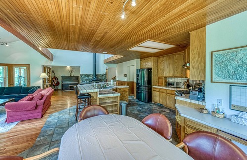 Cascadel Woods House | Mountainside home, dog-friendly, fireplace, washer/dryer & WiFi