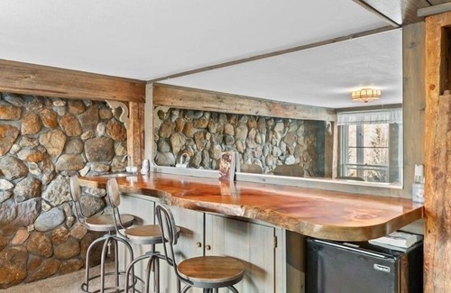 Jackson House | Mountainside Home In North Conway. Incredible Views, Hot Tub, Pets Allowed
