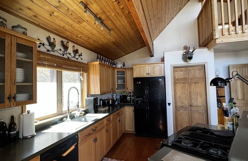 Bayfield House | Mountainside Home overlooking Vallecito Lake close Durango/Silverton Train, Mesa Verde National Park & Million Dollar HWY