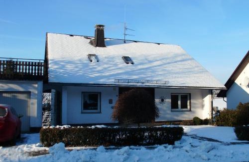 Wiemeringhausen Apartment | Mountainview villa