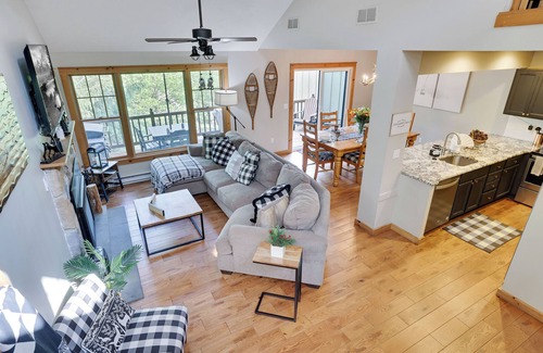 Tannersville House | Mountainview Vista: 1 Mile to Water Park & Ski