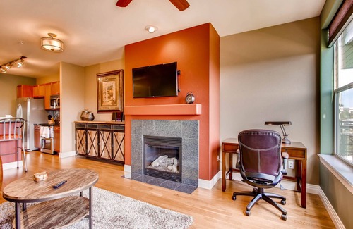 Englewood Condo | MountainViews Walk 2 Lightrail Luxury Condo in DTC